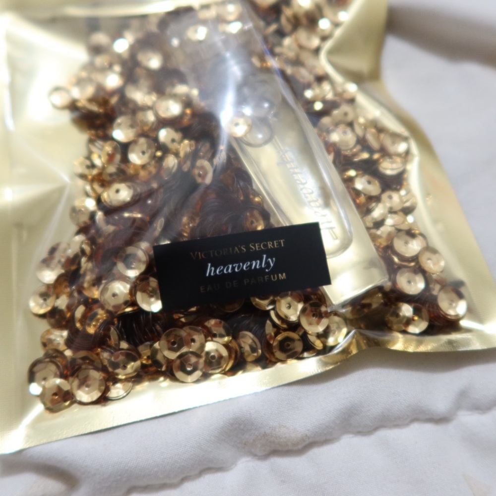 Victoria’s Secret Heavenly Ornament - .25fl oz - Picture 2 of 3